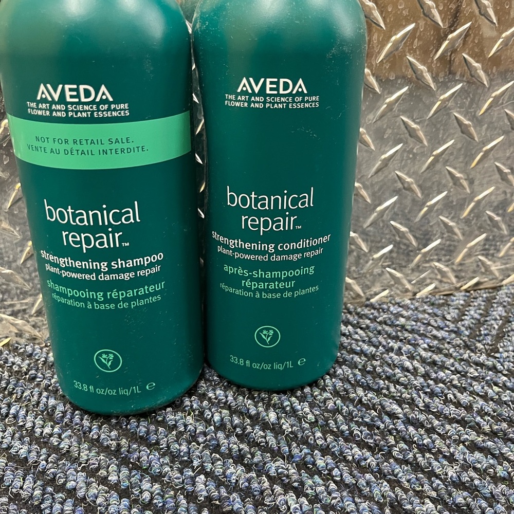 Botanical Repair Strengthening Shampoo & Conditioner Liter Duo
